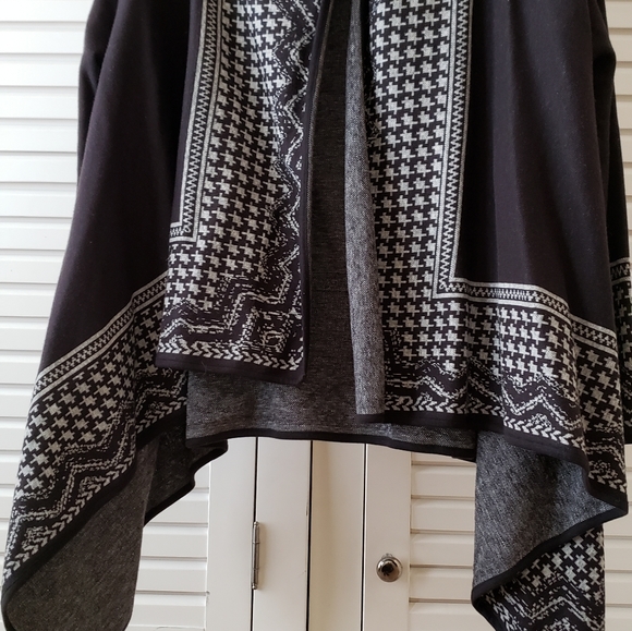 Ladies Fashion Sweater - Picture 4 of 7